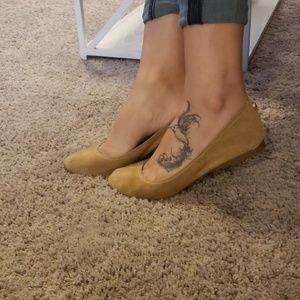Tan flats